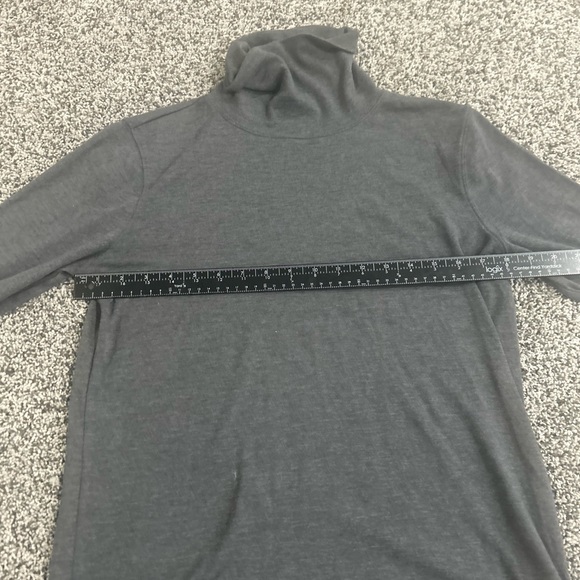 St. Johnโs Bay Charcoal Gray Long Sleeve Turtleneck Work Top Womenโs Size Medium - Picture 3 of 7